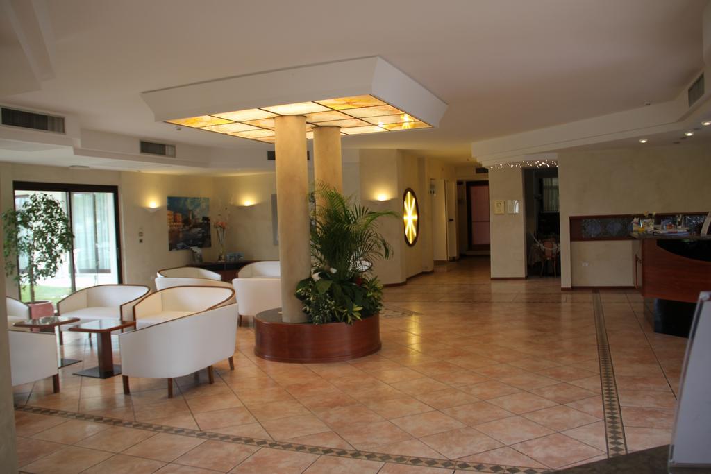 Hotel Porto Azzurro Sirmione Exterior foto